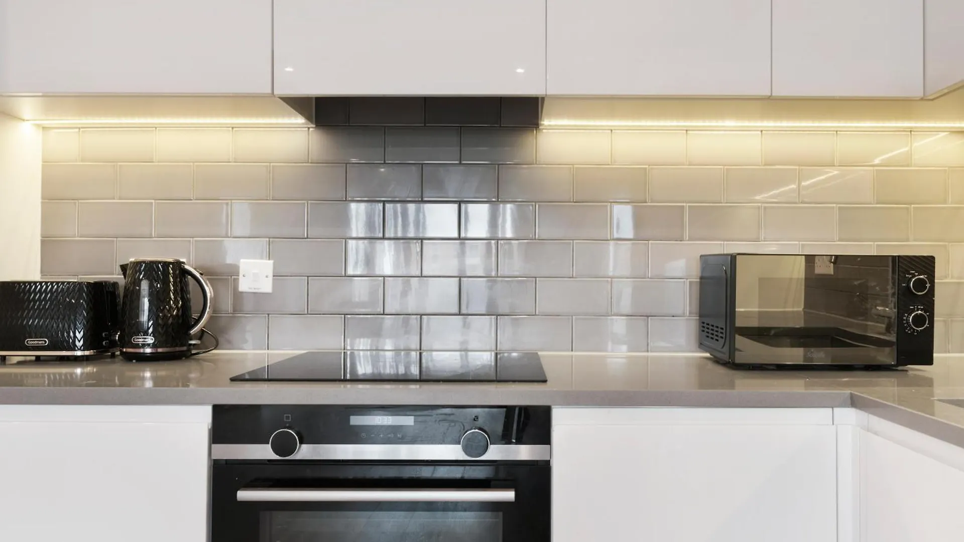 Excel 2 Bedroom Apartment Near City Aiport And O2 Arena London